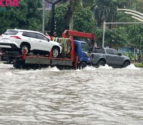 cuou-ho-o-to-dien-bi-ngap-nuoc